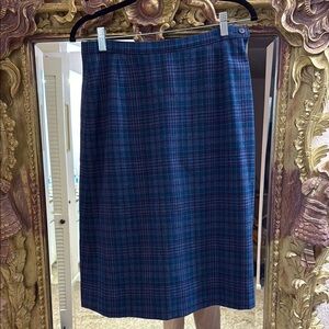 Pristine Vintage Yellow tag Pendleton wool skirt in gorgeous blue plaid